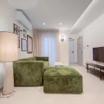 Juliet Residence, 3 , Your Away From In By Sf Homes דירה *