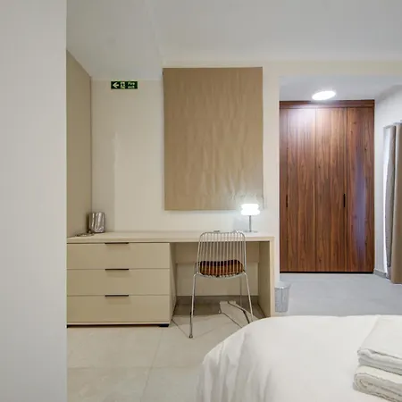 Apartment Juliet Residence, 3 , Your Away From In By Sf Homes